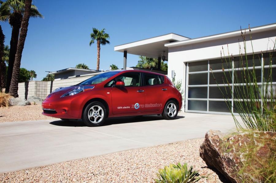  Nissan Leaf 2012 года  (фото 37 из 45)
